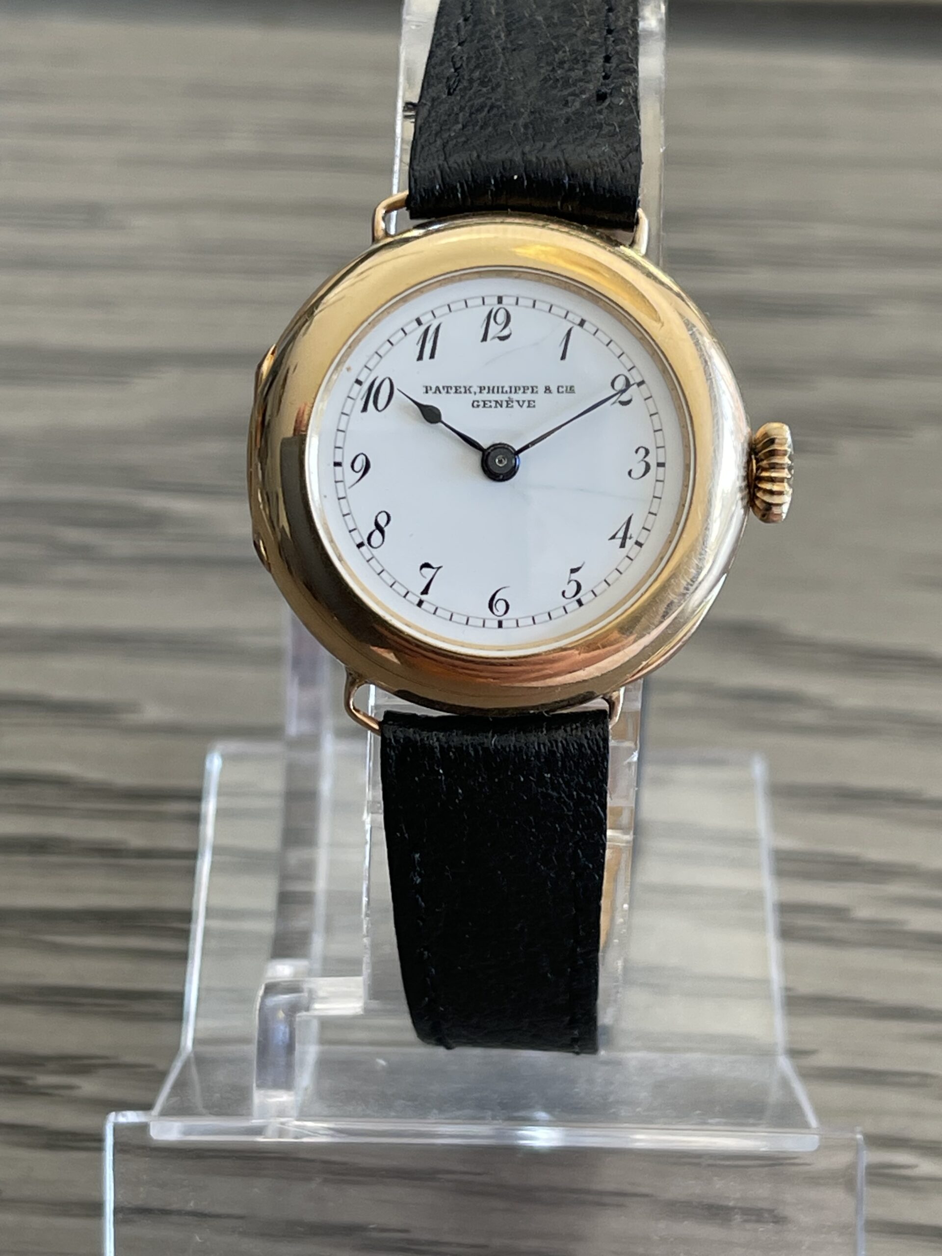 PATEK PHILIPPE Officier ronde or 18k vers 1920 – Image 4