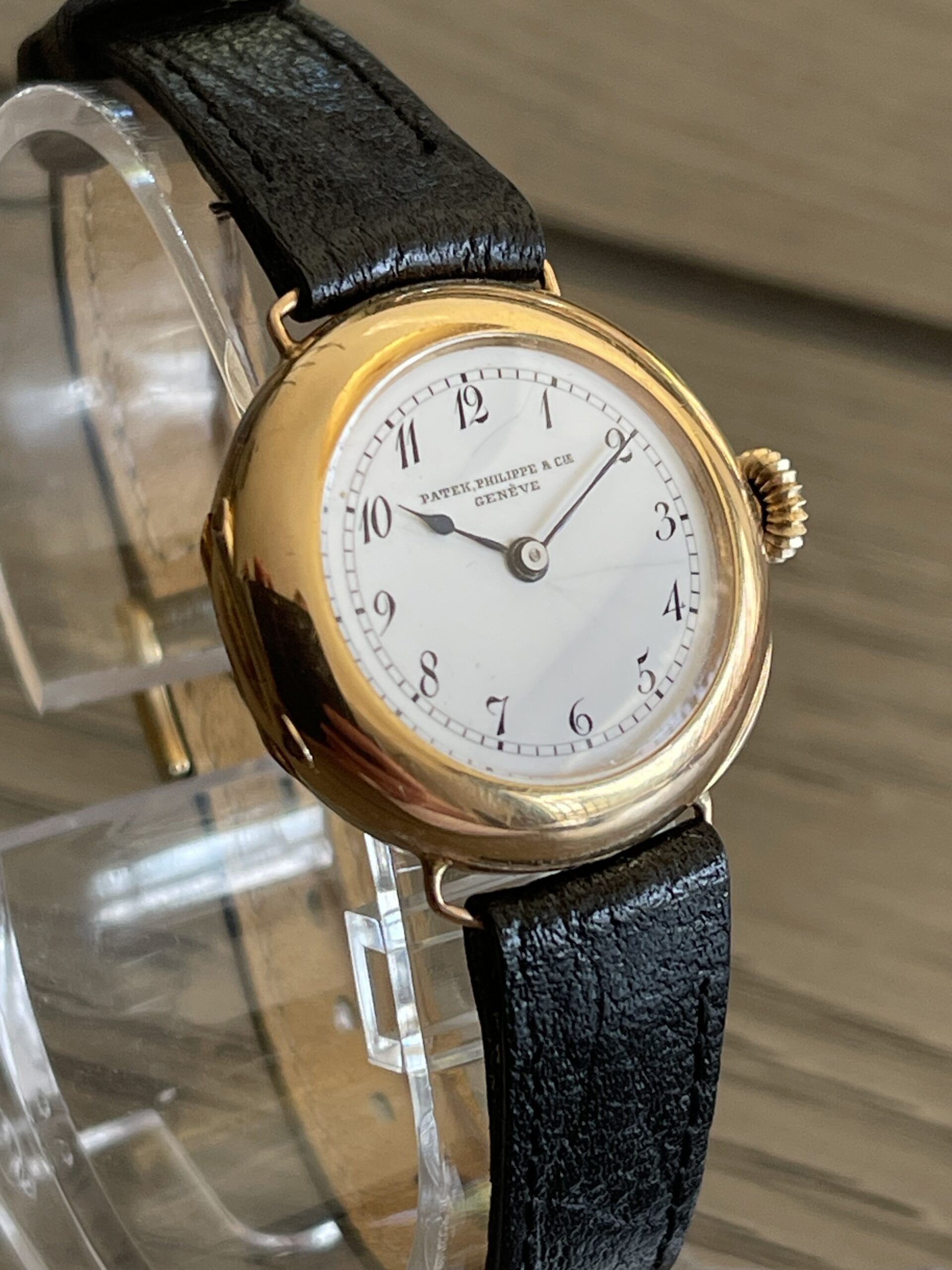 PATEK PHILIPPE Officier ronde or 18k vers 1920 – Image 2